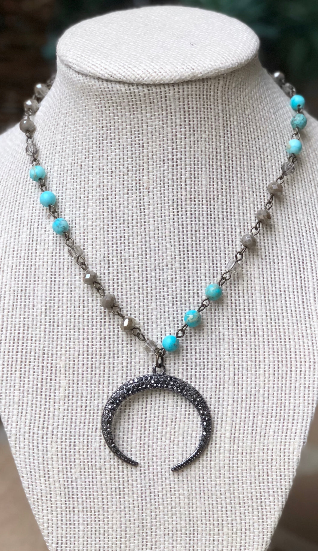 MIXED TURQUOISE CRESCENT